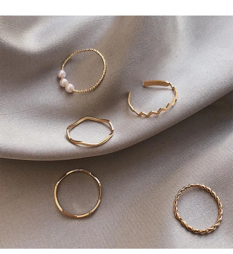 Vintage Aesthetic Golden Finger Ring Set (5 Rings)